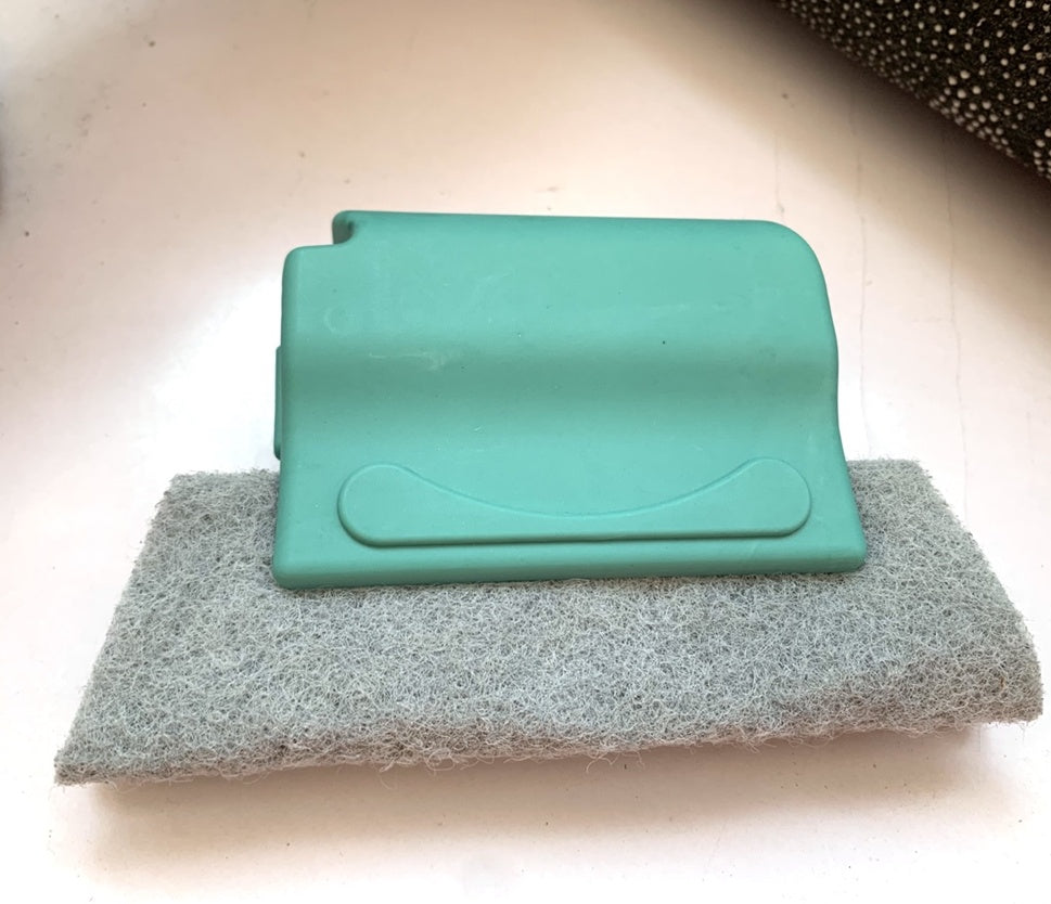 CleanEdge Pro™ – Window Groove Cleaning Brush